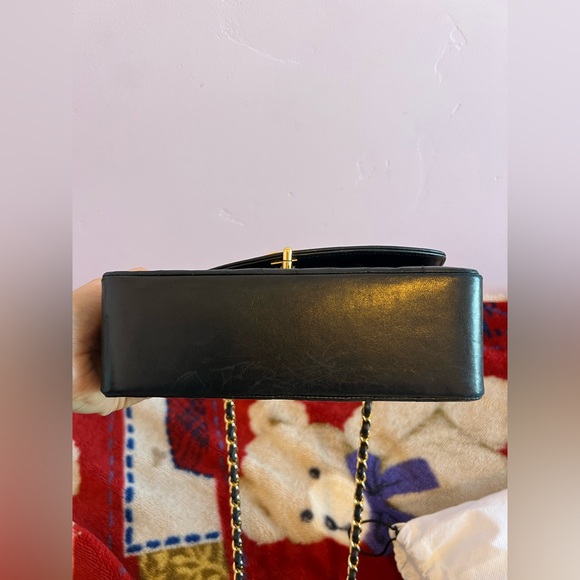 Vintage Chanel Small Diana Lambskin Handbag - Picture 15 of 16